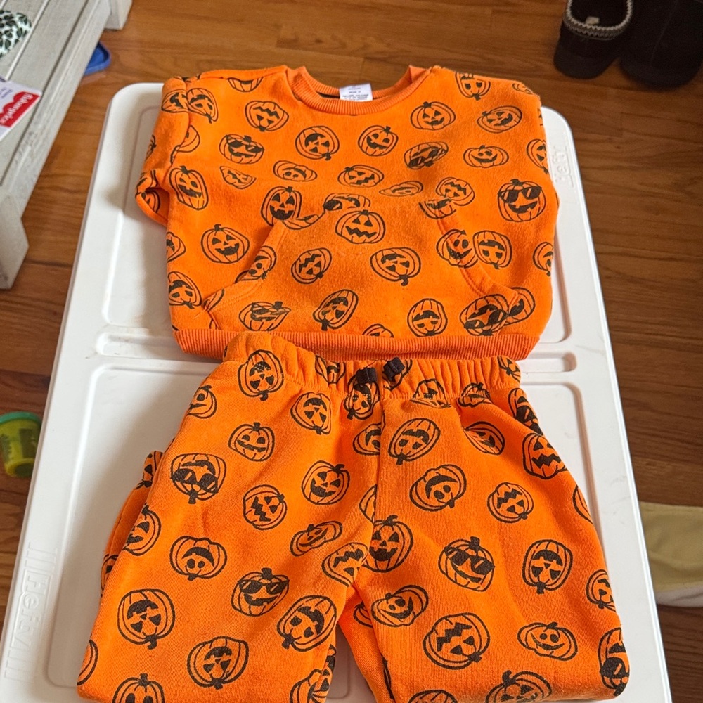 Toddler boy pumpkin Halloween crewneck set size 2t